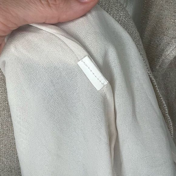 Lucky Brand Women's Cream Metallic Mixed Media Crochet V-Neck‎ Sweater Medium - Picture 9 of 10